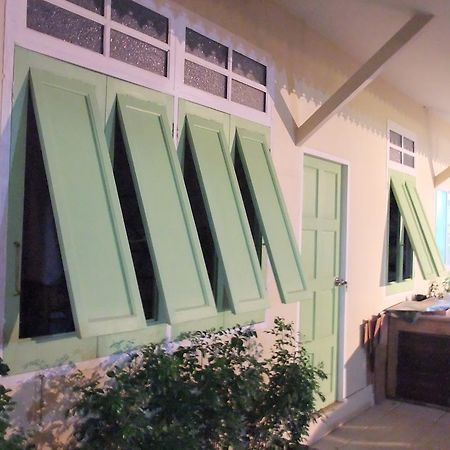 Panida Suite Hotel Bangkok Kültér fotó